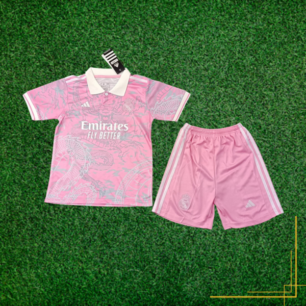 Design sans titre-216 Maillot et short de Foot Real de Madrid concept dragon