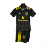 Maillot et short de foot Manchester United 2024-25 « Black Lightning »