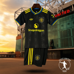 Maillot et short Extérieur Manchester United 2024-25 « Black Lightning »